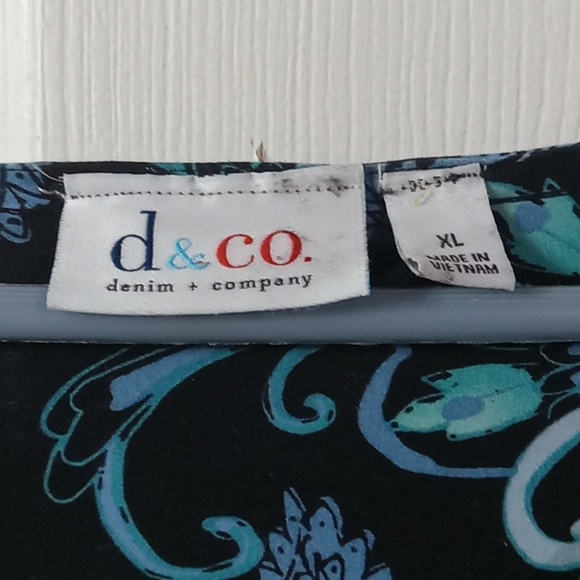 d & Co. Women's top - Picture 6 of 6